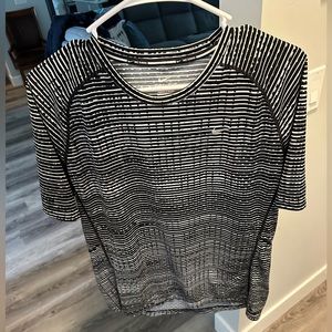 Nike Running men’s tshirt men’s large